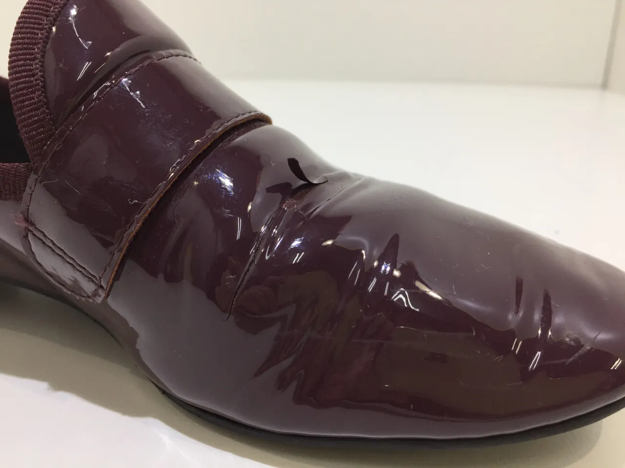 【レペット修理】エナメルパンプスのひび割れ|再発しやすい理由と修復の限界